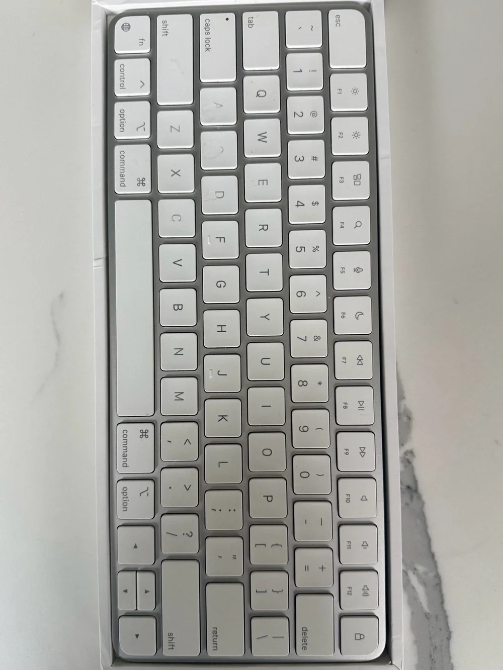 Apple Magic Keyboard Bluetooth Wireless Keyboard A1644 White Silver